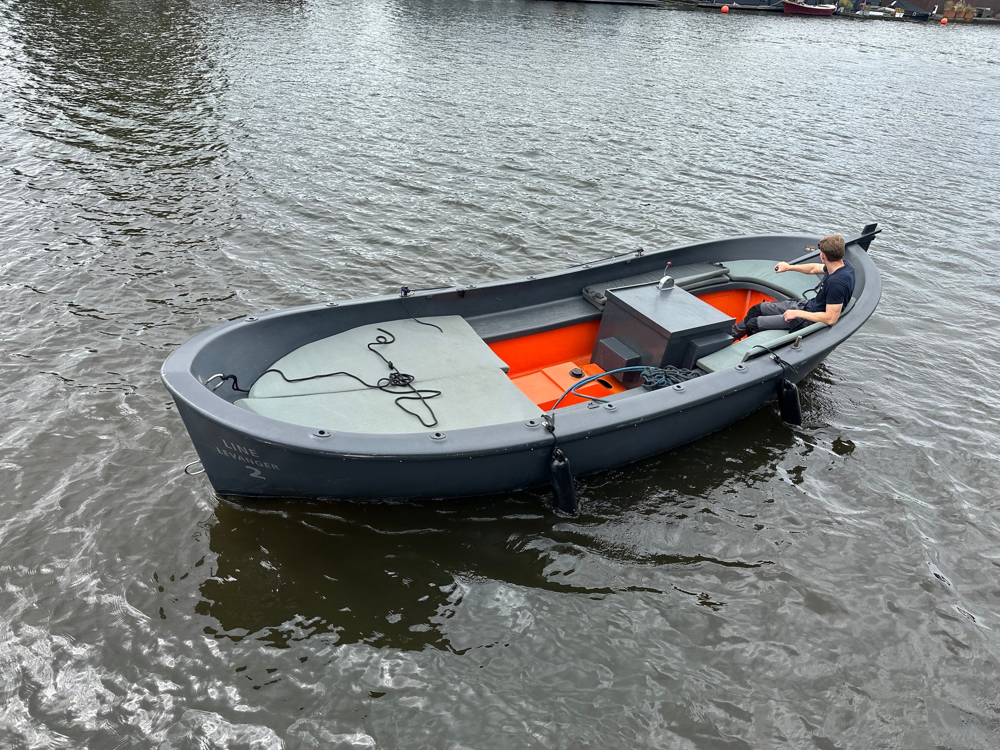 Oud Alblas reddingssloep met 2 cilinder luchtgekoelde dieselmotor — foto 7 van 12