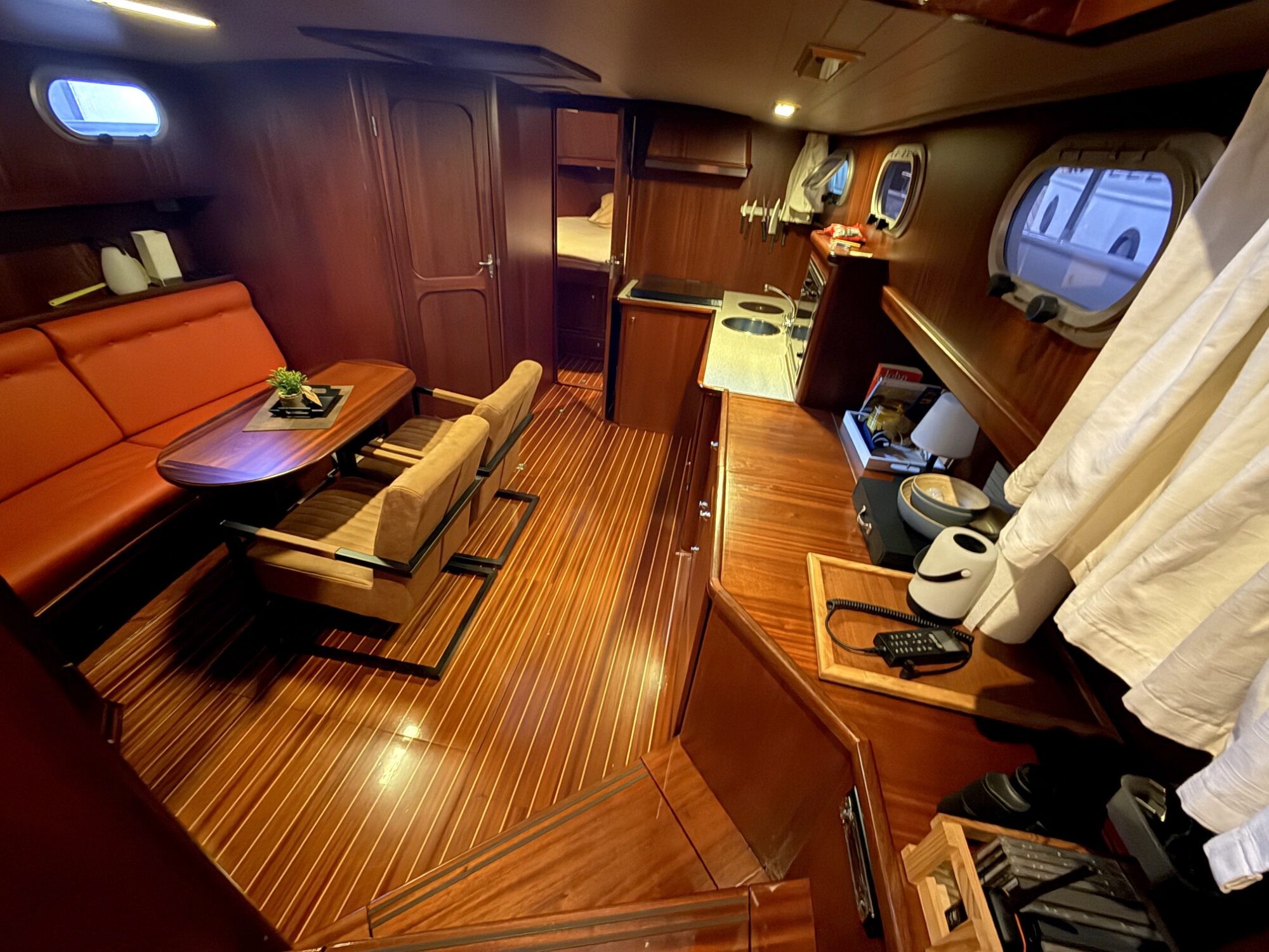 Crown yachts Crown Cruiser 12.85 OK Spiegeldeur — foto 12 van 23