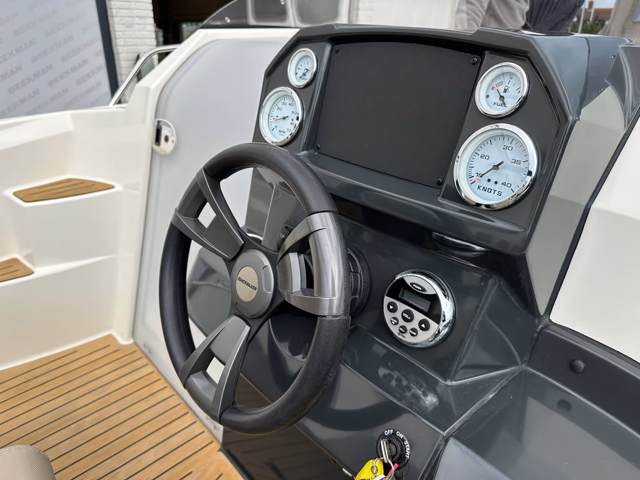 Quicksilver 555 Cabin — foto 10 van 14