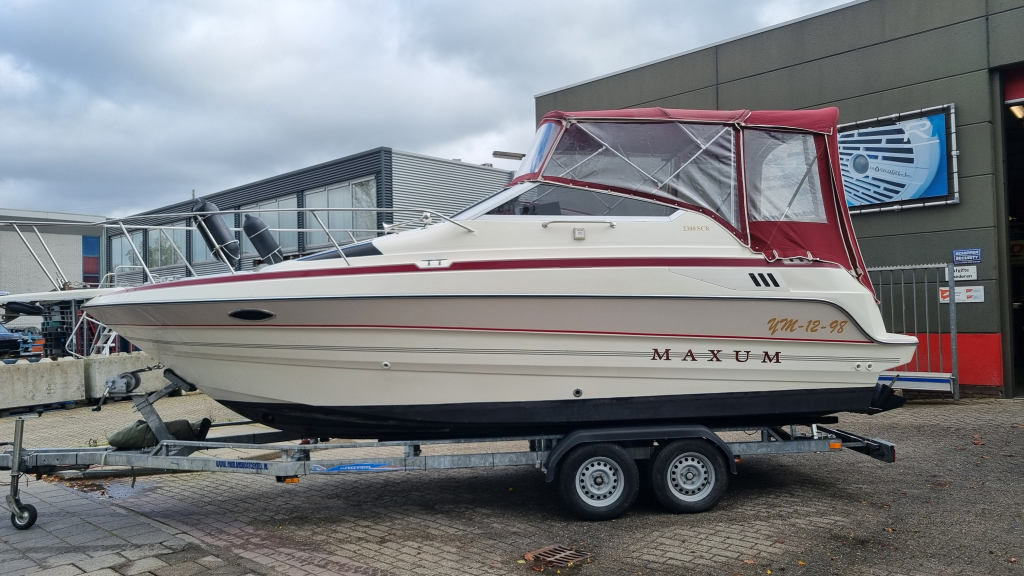 Maxum 2300SCR met trailer (in bijzonder nette staat!) — foto 1 van 39