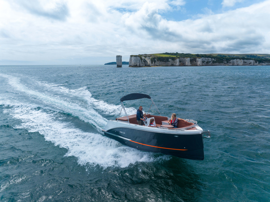 Maxima 640 Tender | Zelf samenstellen vanaf €32.950,-