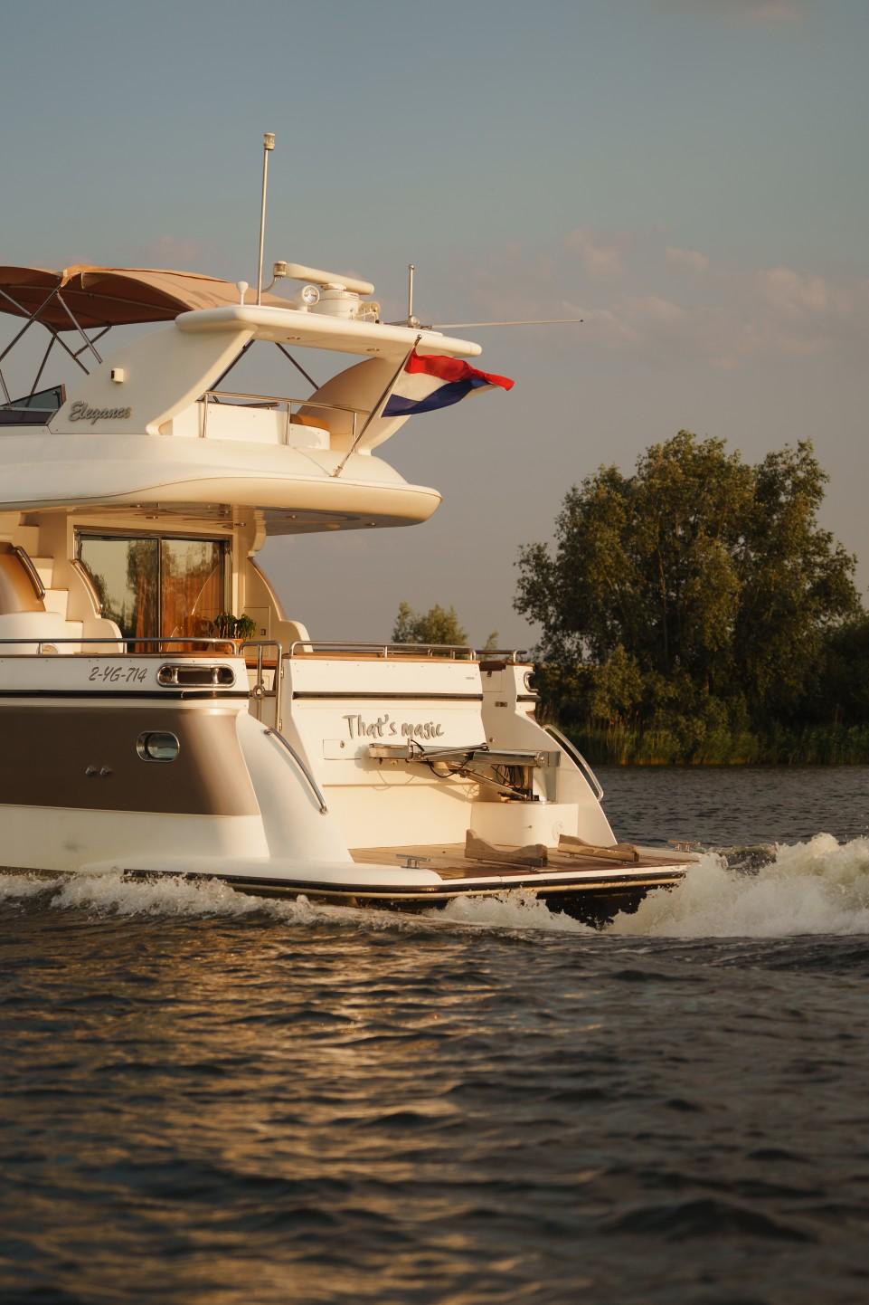 Elegance 54 — foto 68 van 75