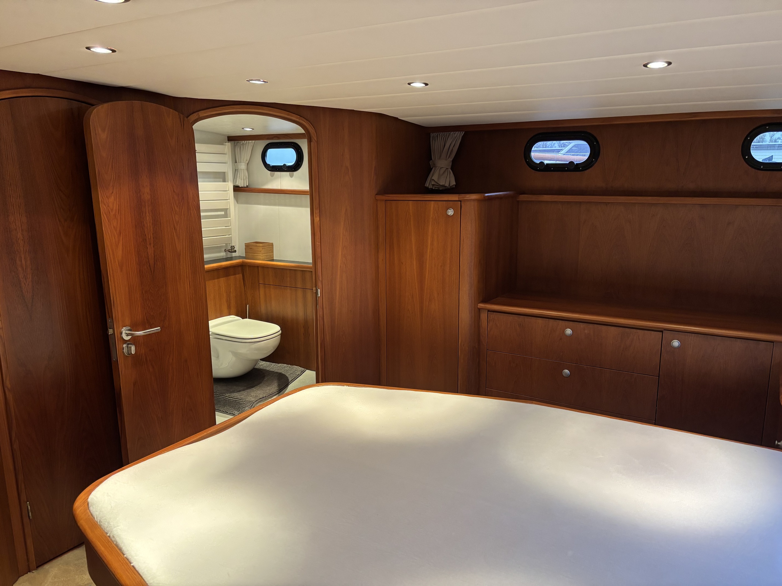 Explorer 45 — foto 22 van 29