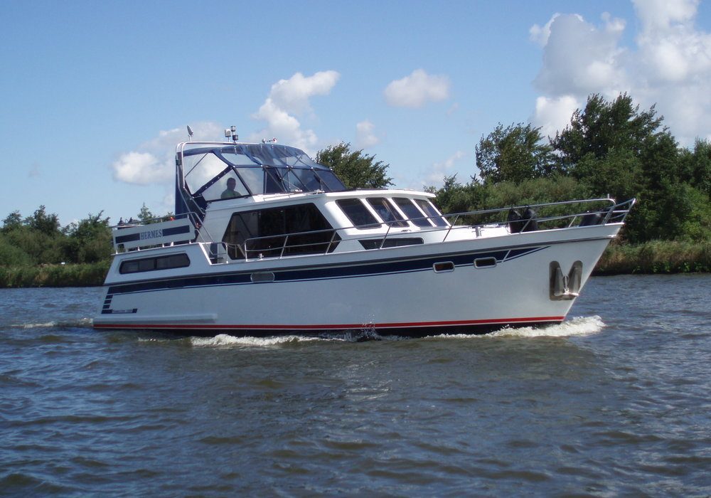 Powerline 1300 — foto 1 van 24