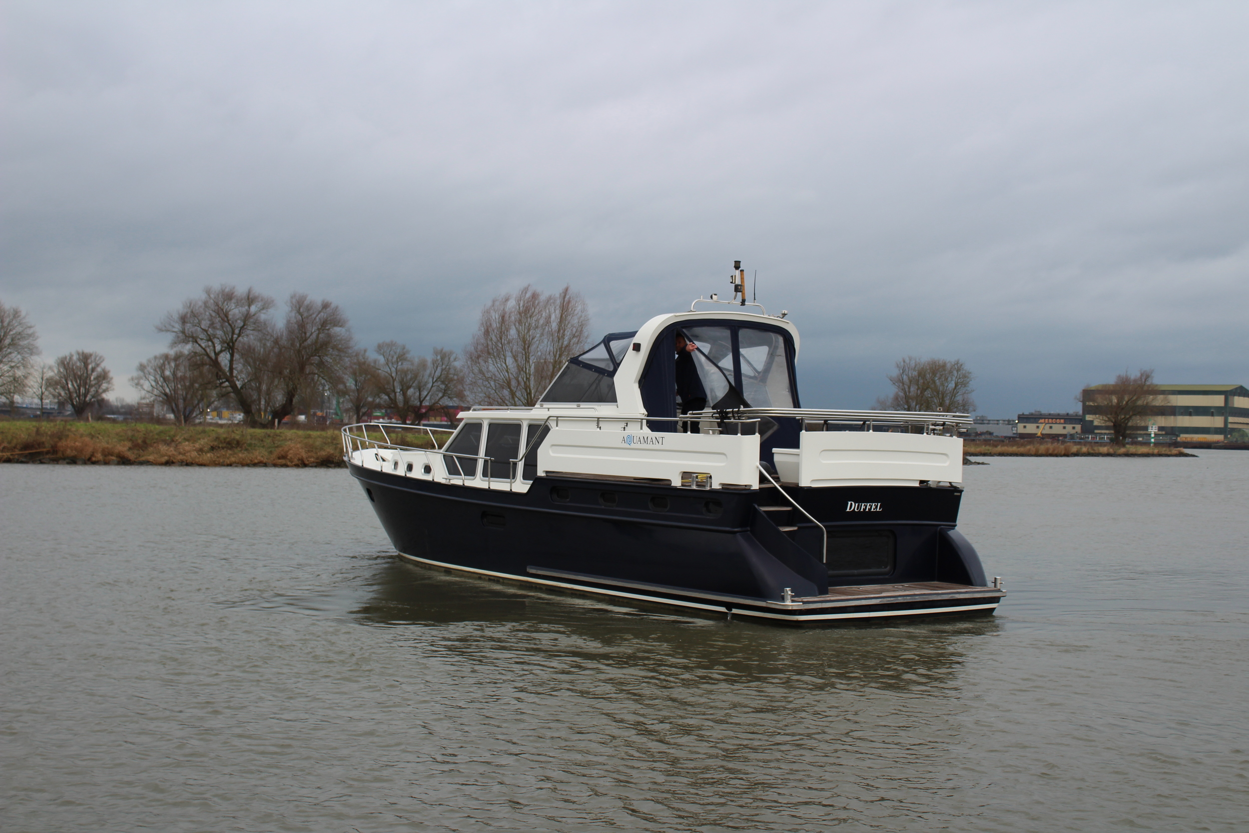 Explorer 45 — foto 2 van 29
