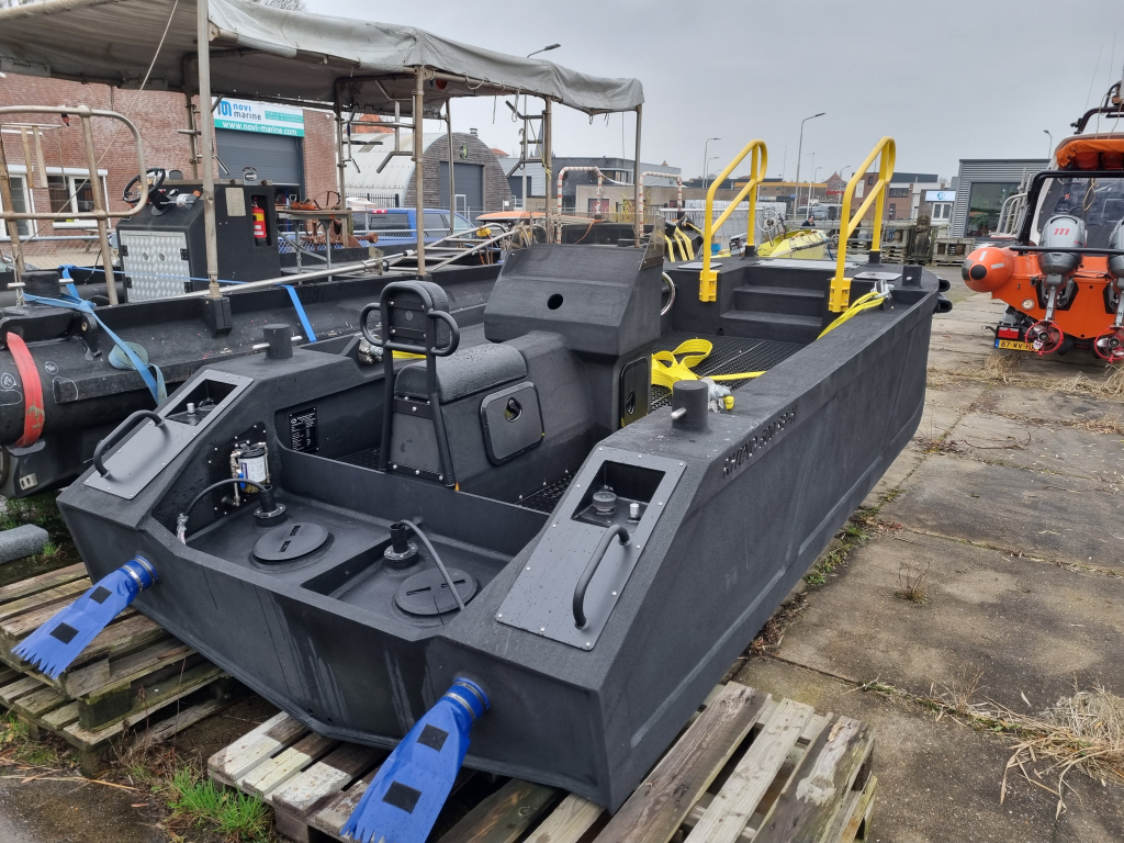 Rhino 600SB HDPE Workboat for sale or charter. Direct available. Kan be shipped worldwide — foto 3 van 10