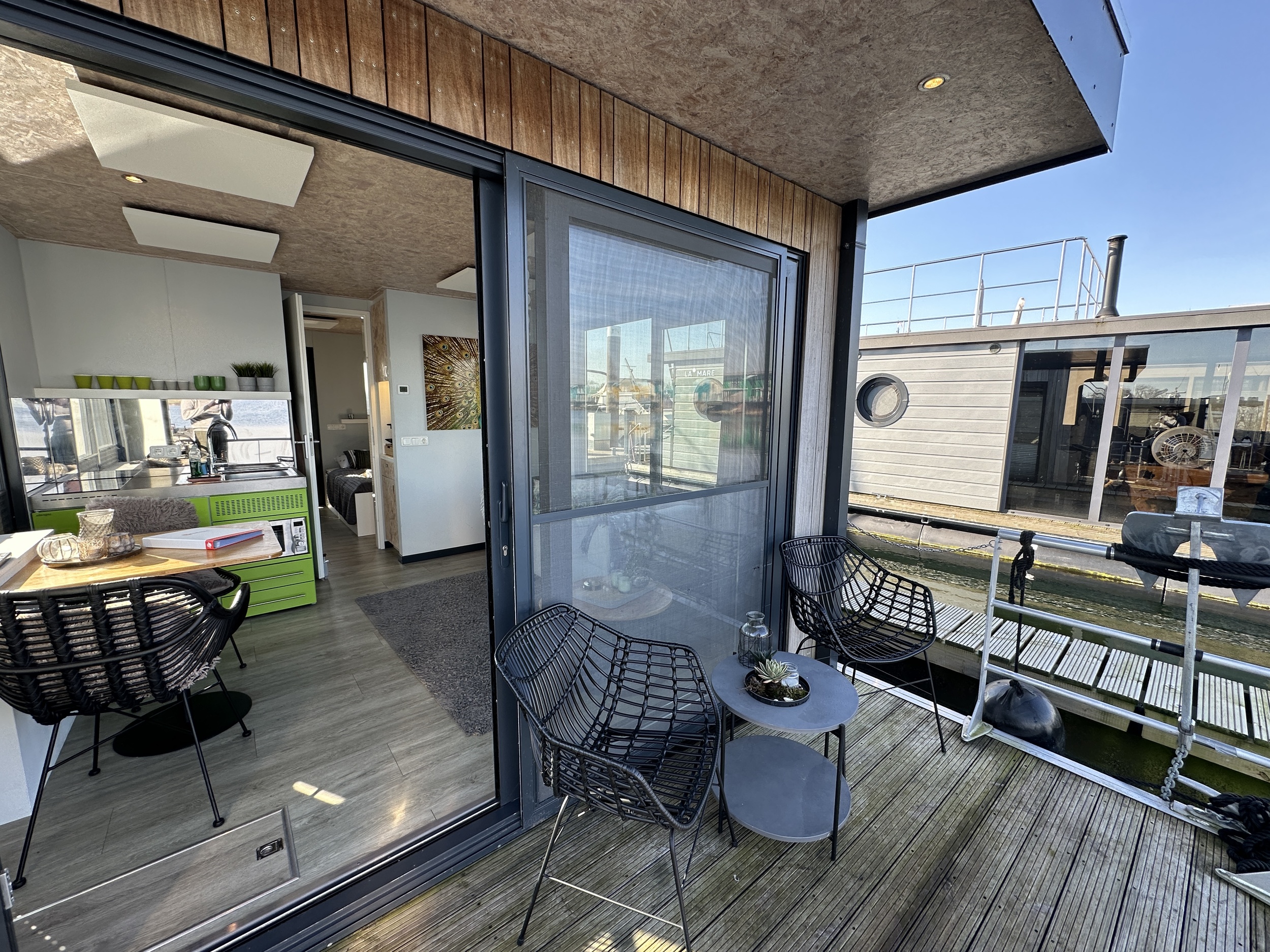 Gielissen Marin Home 32 Tiny Houseboat — foto 7 van 43