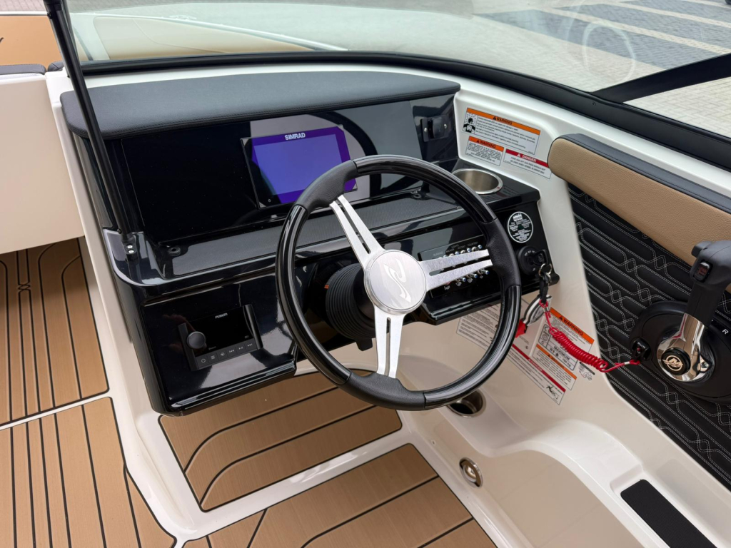 Sea Ray 210 spx — foto 32 van 38