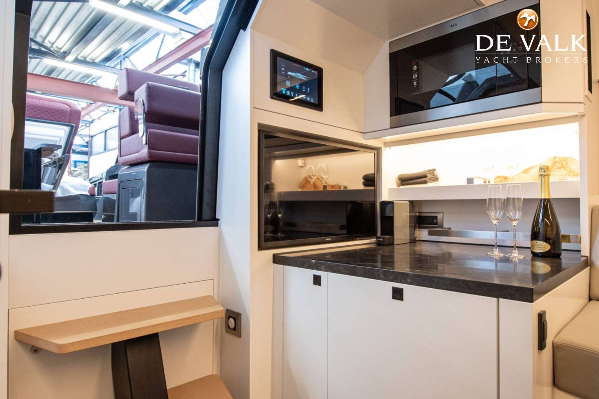 Reborn 38 Cabin — foto 11 van 33