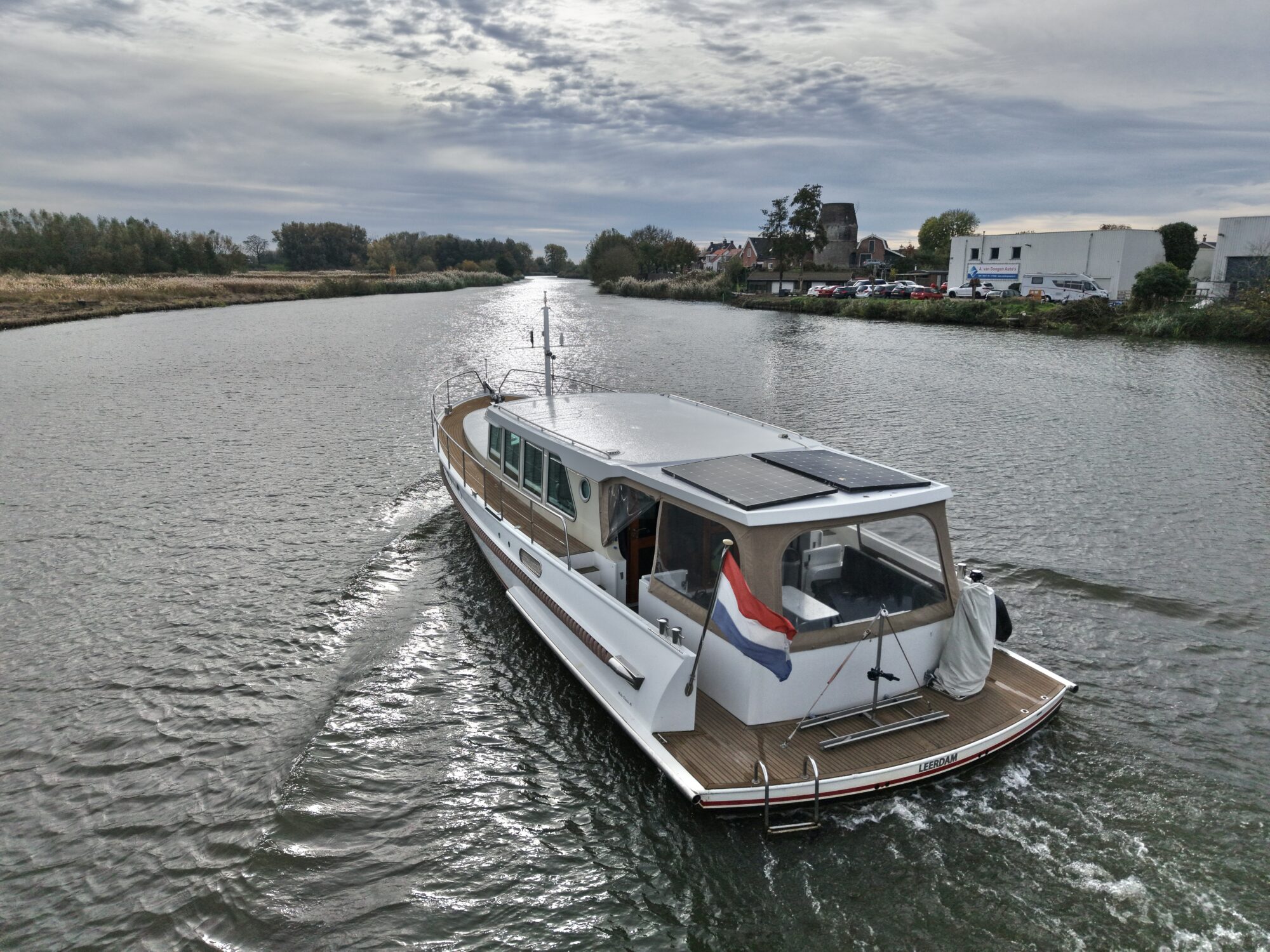 Serious Yachts Gently Low Bridge 45 Sedan — foto 13 van 74