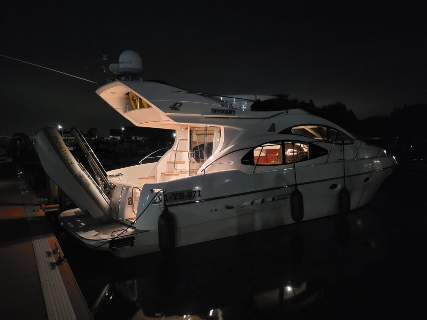 Azimut 42 — foto 8 van 56