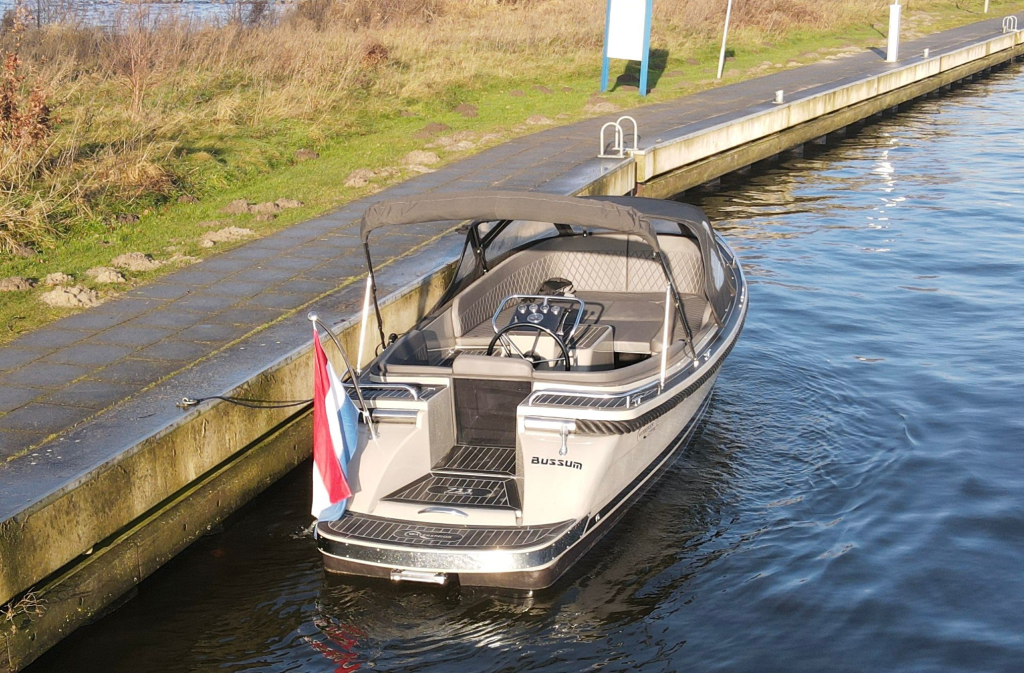 Waterspoor 711 | Luxe diesel/hybride tender | Vanaf €51.950,- — foto 2 van 13