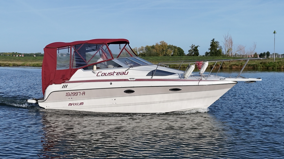 Maxum 2300