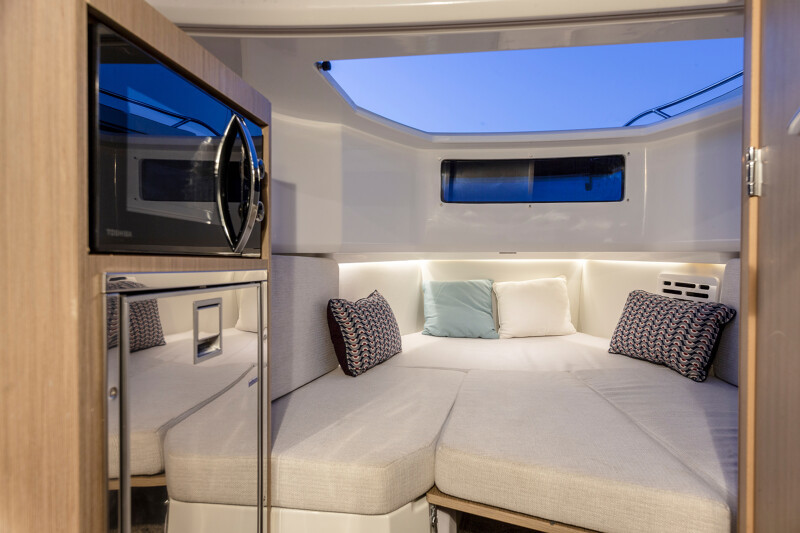 Jeanneau Cap Camarat 10.5 CC — foto 64 van 67