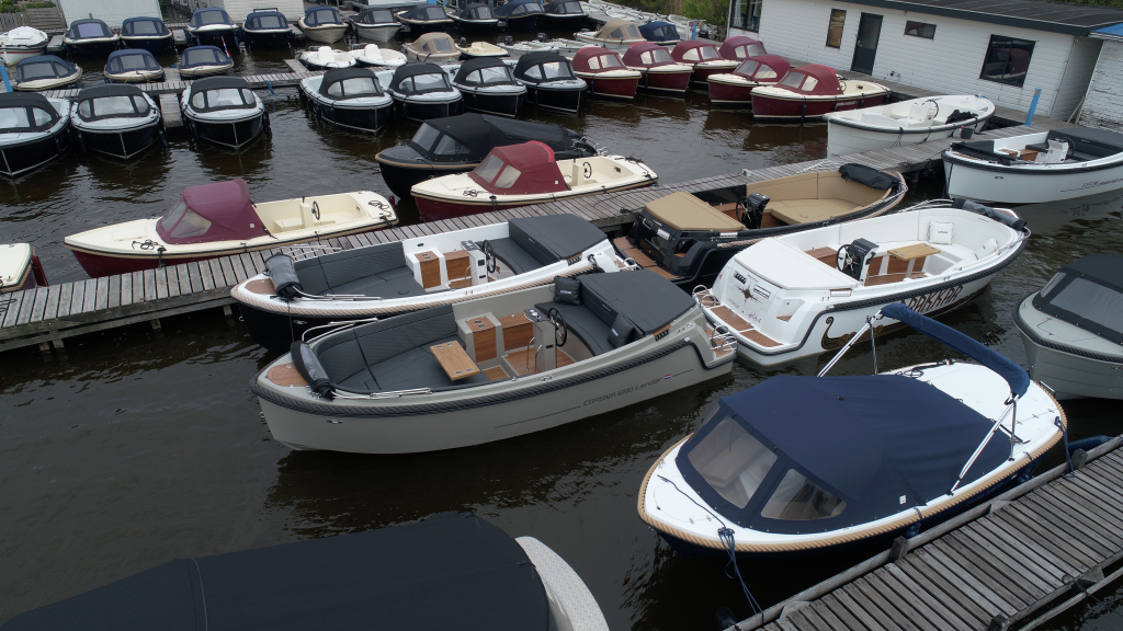 Corsiva 650 tender Suzuki 30pk  — foto 2 van 5