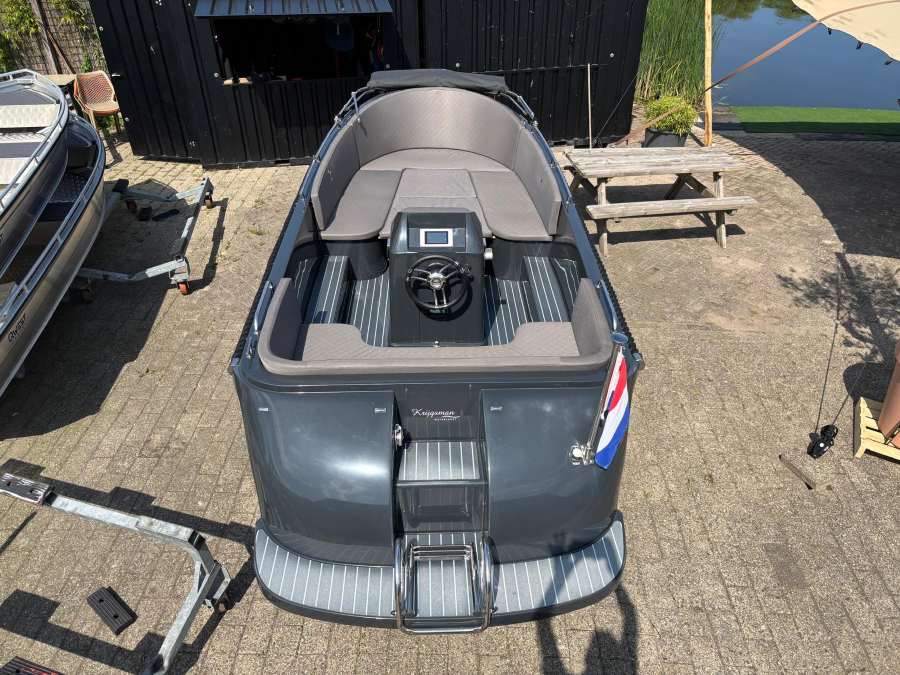 Lifestyle  E tender 570 verkocht — foto 6 van 10