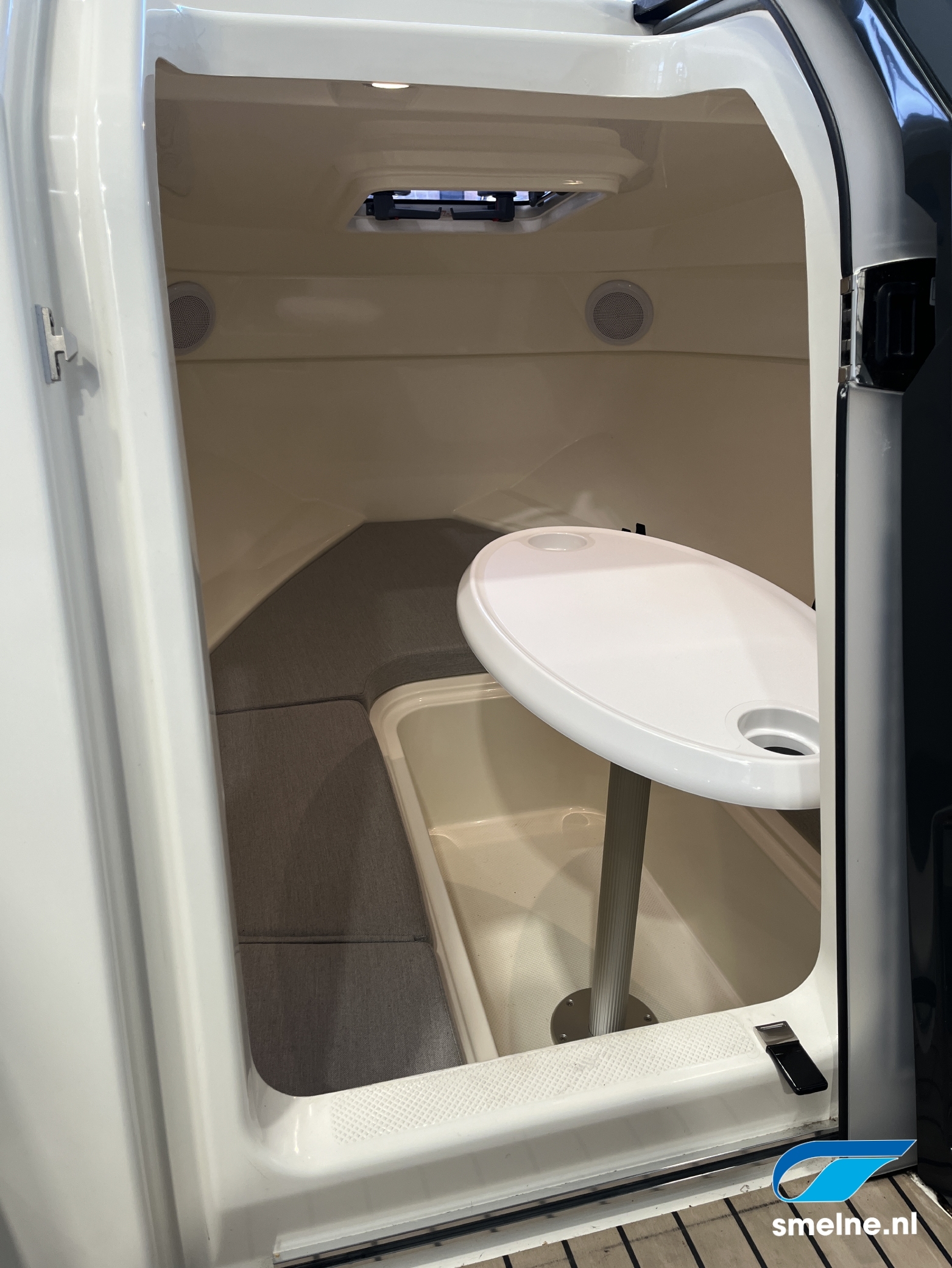 Quicksilver ACTIV 555 CABIN — foto 10 van 29