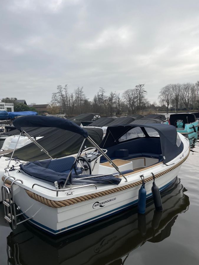 Waterspoor 630  Vetus 33pk diesel boegschroef, Loosdrecht 7-dagen open — foto 3 van 8