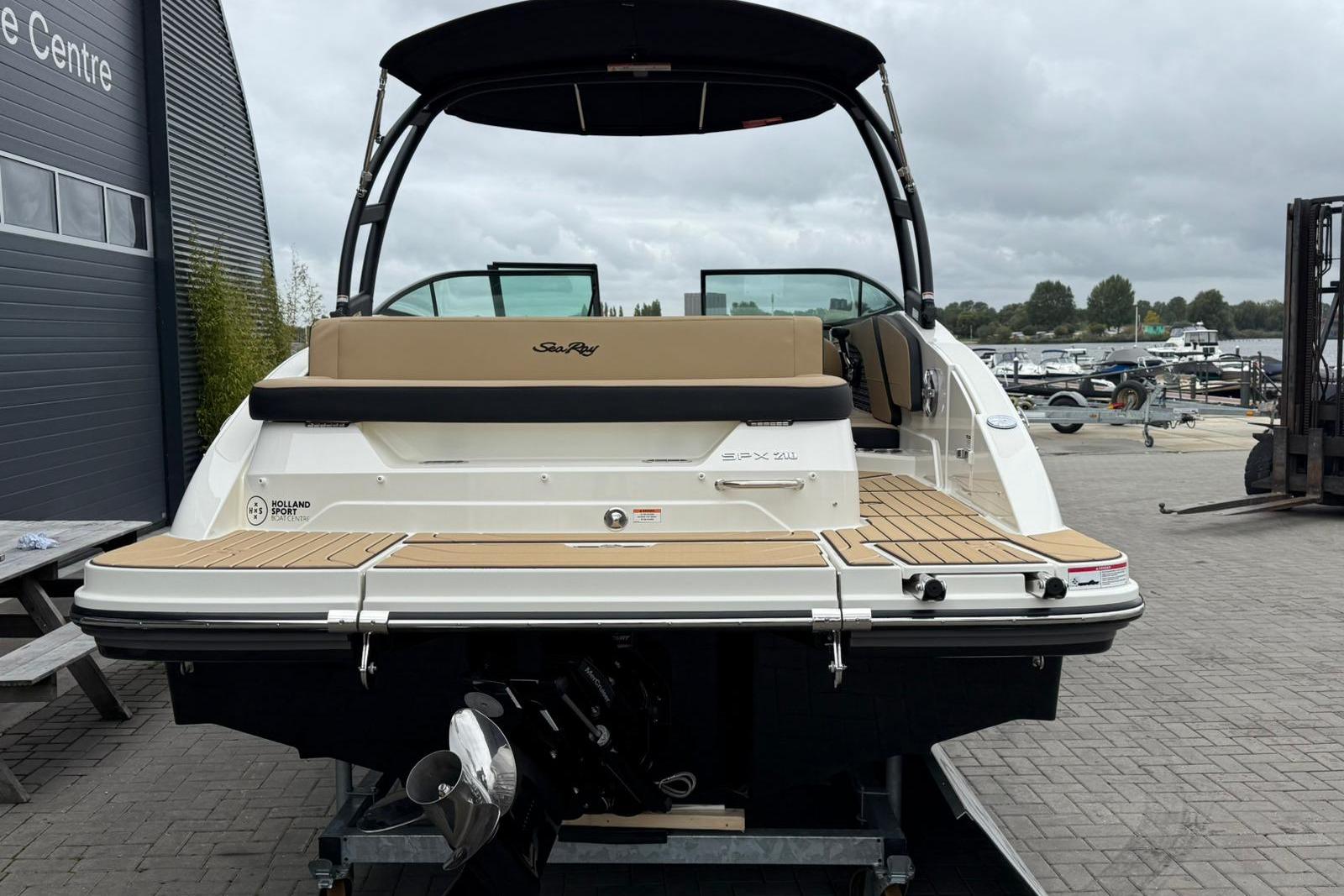 Sea Ray SPX 210 — foto 37 van 41