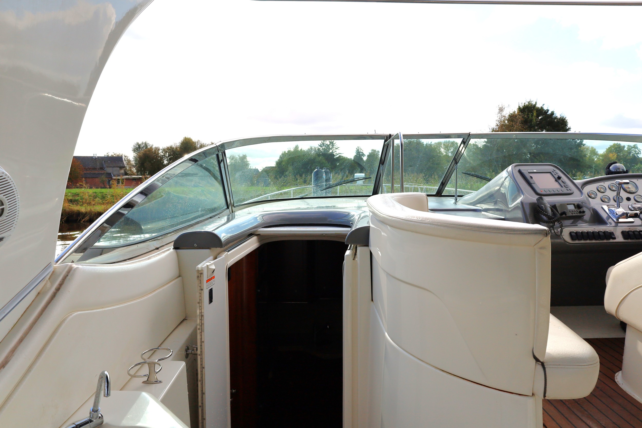 Cruiser Yachts 370 Express — foto 12 van 31