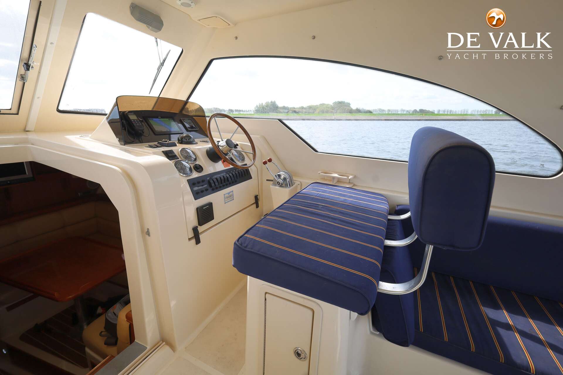 Mainship 34 Rumrunner II — foto 18 van 41