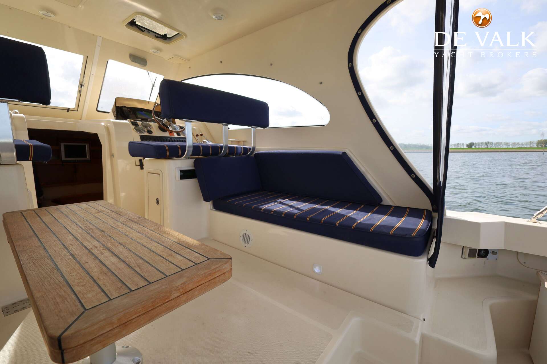 Mainship 34 Rumrunner II — foto 17 van 41