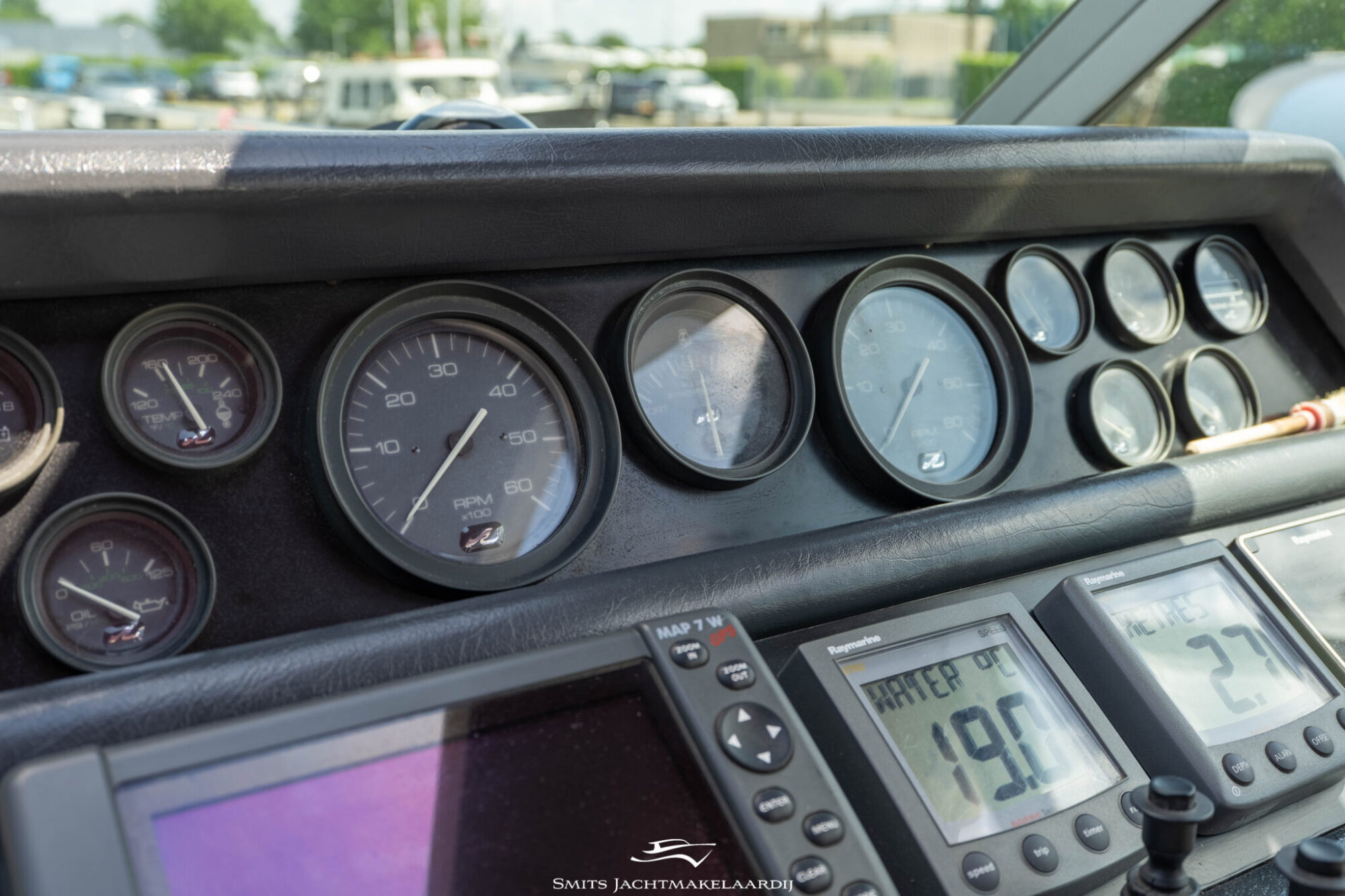 Sea Ray 370 Express Cruiser — foto 43 van 59