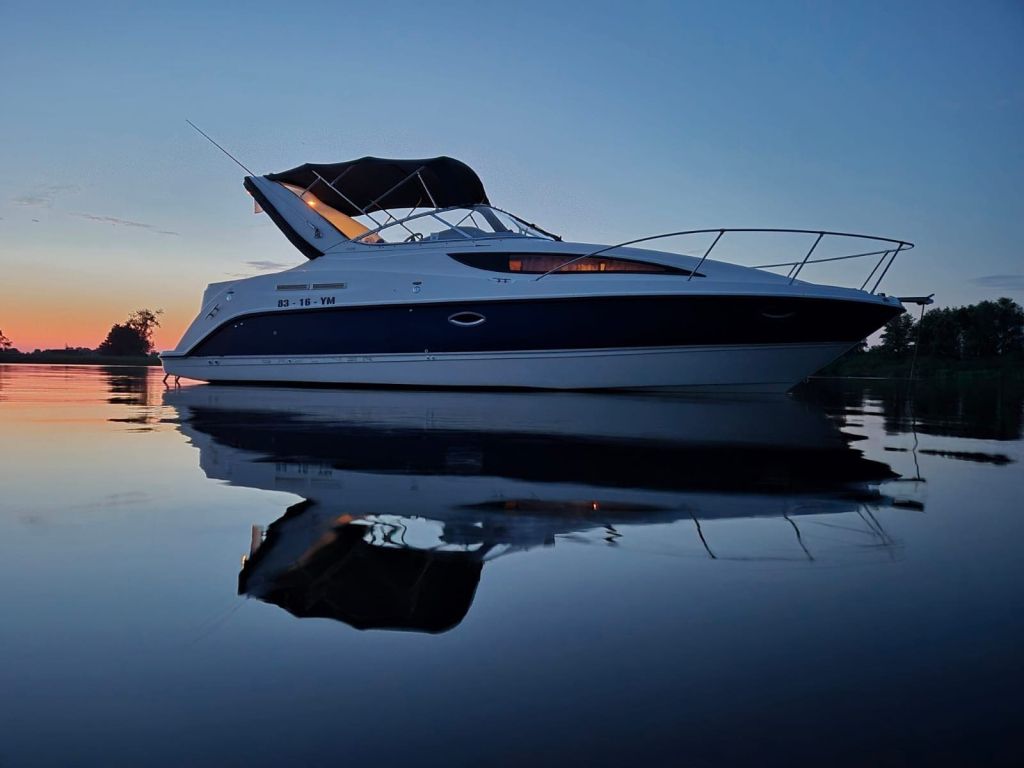Bayliner 285 sportcruiser uit het bouwjaar 2004 (2e eigenaar — foto 1 van 23