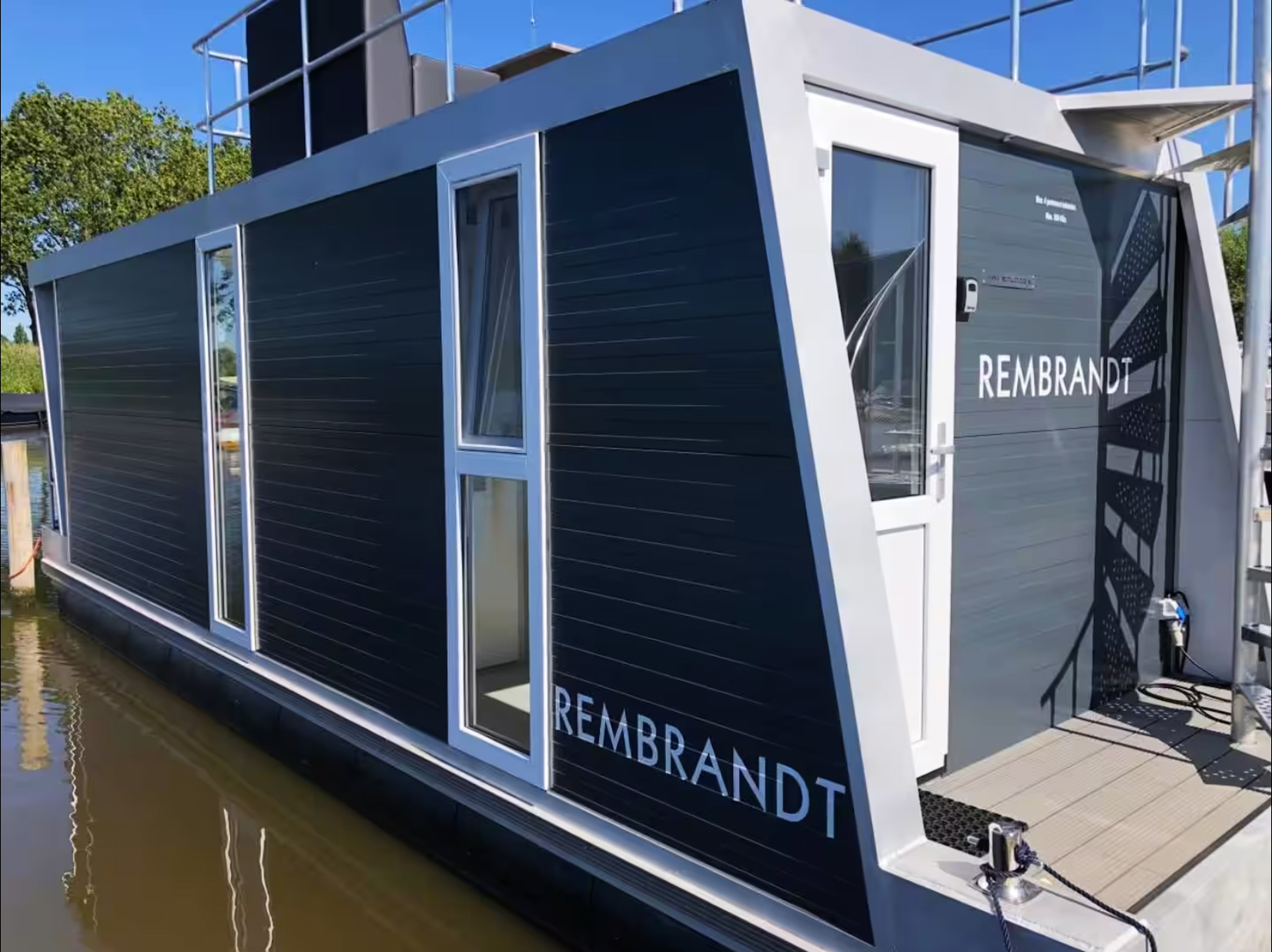 Havenlodge Houseboat 2018 — foto 2 van 21