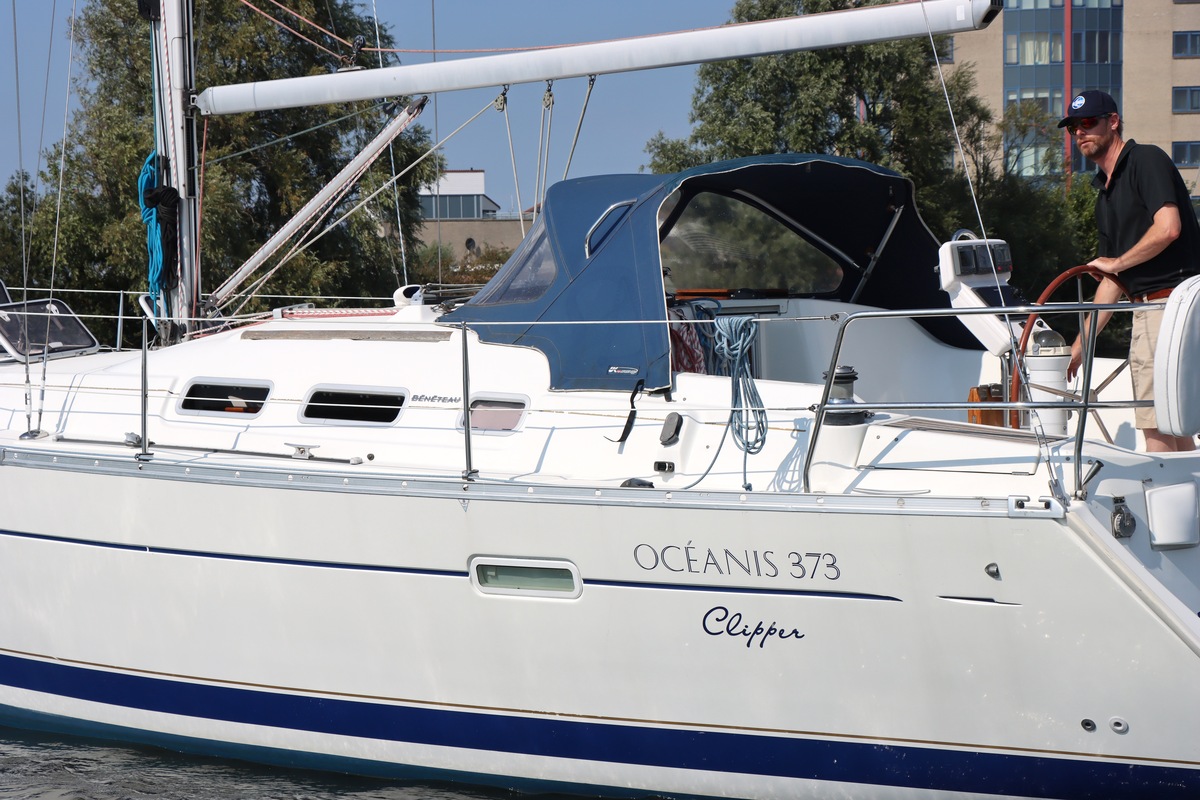 BENETEAU OCEANIS CLIPPER 373 — foto 46 van 48