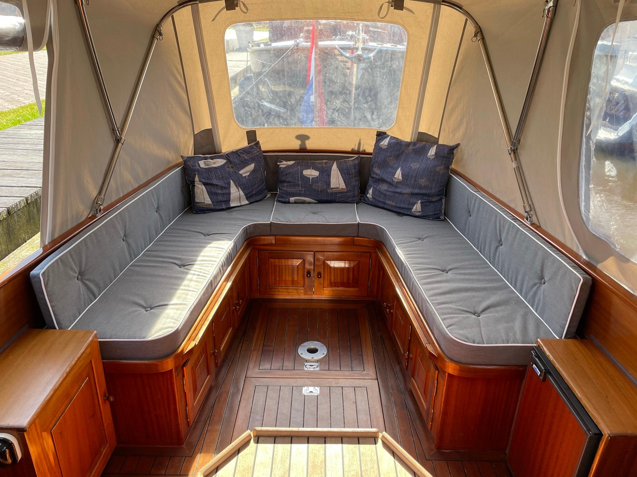 Rapsody 29 Ft. OC — foto 10 van 30