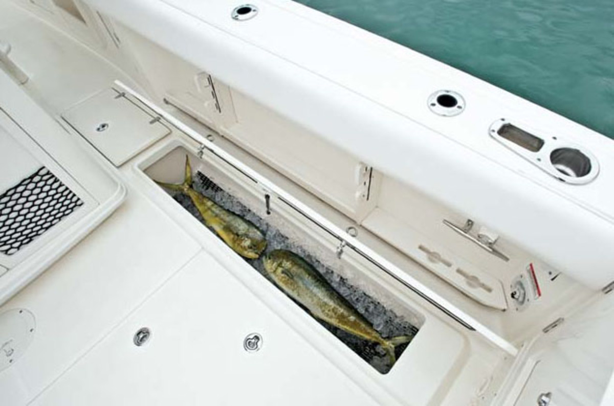 Boston Whaler 380 Outrage — foto 24 van 28