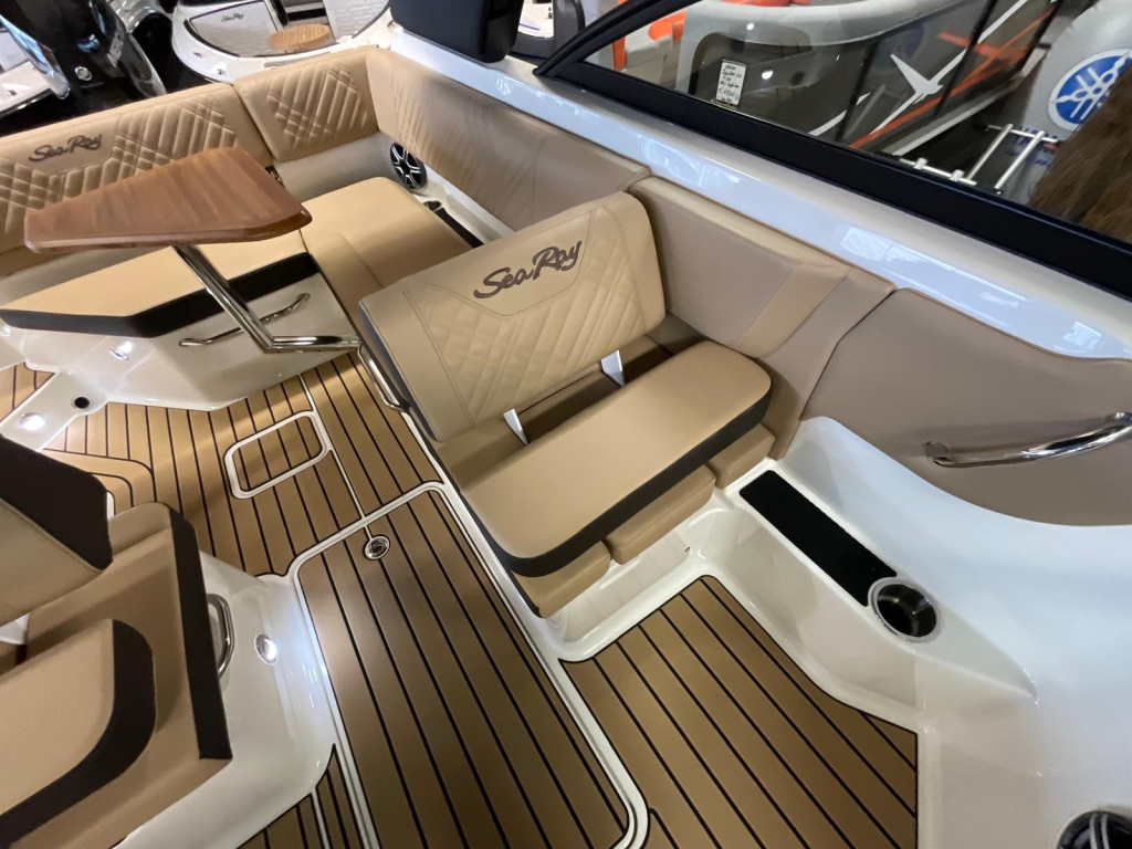Sea Ray SDX 250 Outboard — foto 22 van 31
