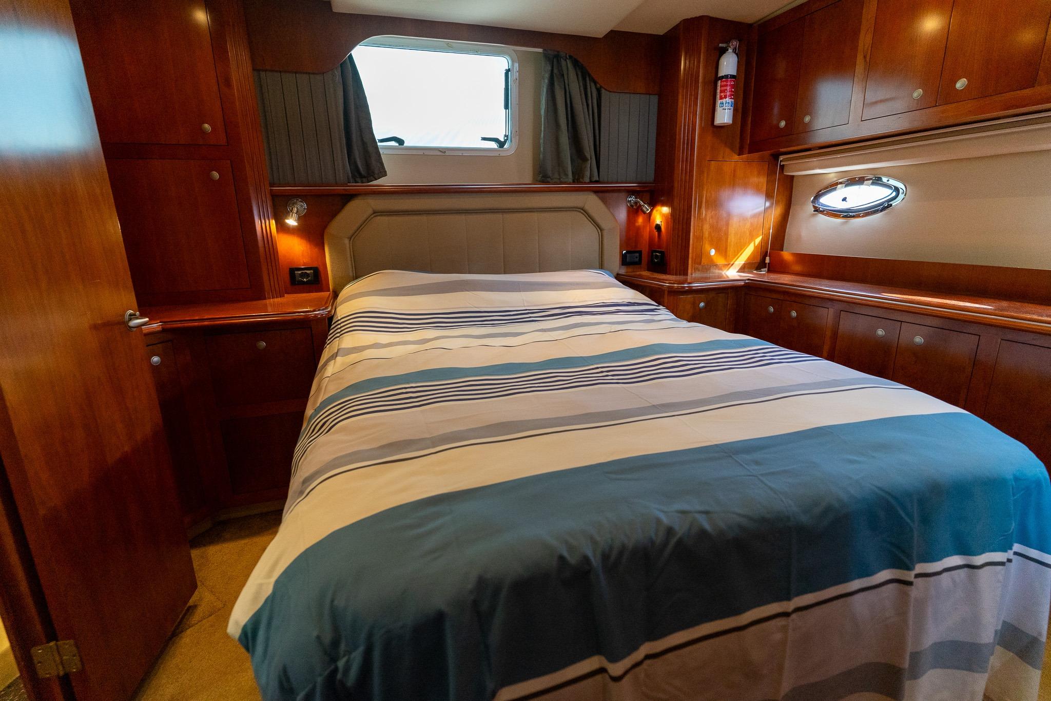 Cruisers Yachts 415 Express Motoryacht — foto 11 van 100