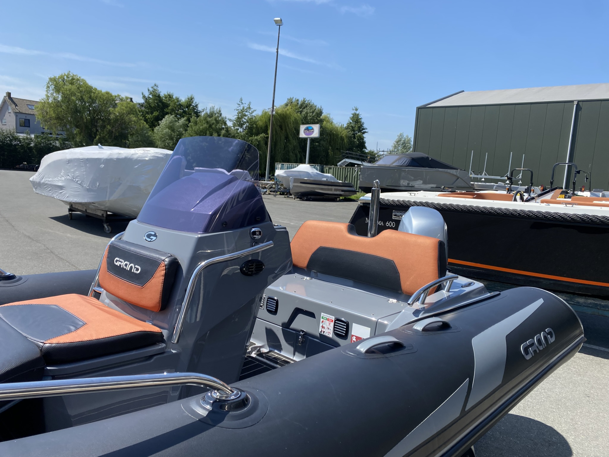 Grand Ribs Grand 420 Golden line met Honda 50 pk - 2023 — foto 7 van 9