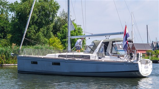 Beneteau Oceanis 38.1 (2018) — foto 4 van 12