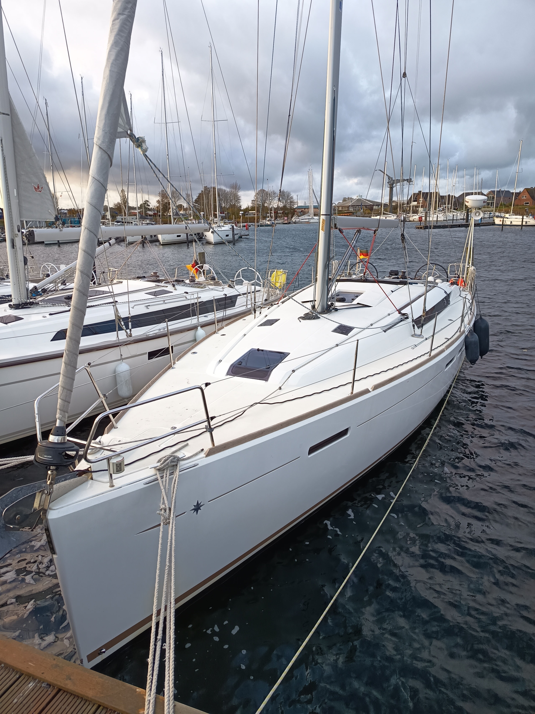 Sun Odyssey  449 — foto 1 van 20