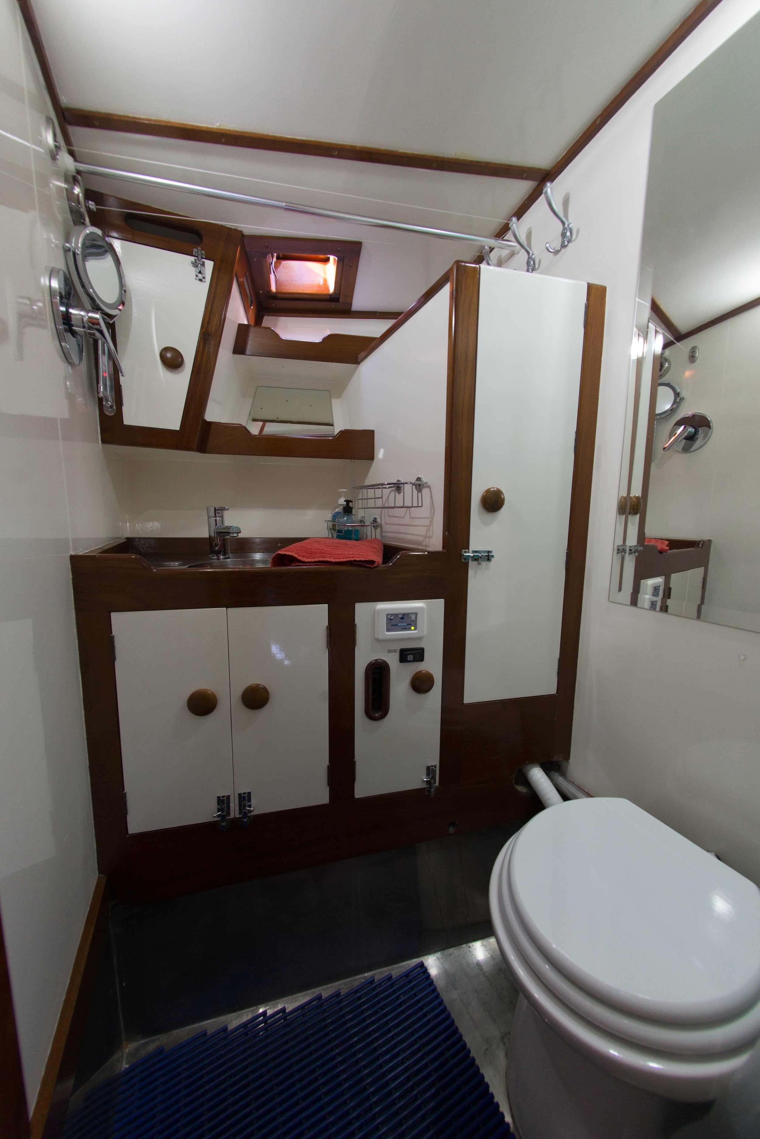 One- Off Yacht Custom Build — foto 17 van 32