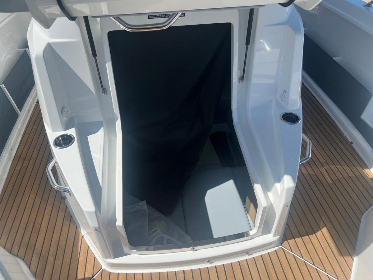 Jeanneau Cap Camarat 9.0CC S2 nieuw model! Dit schip is aanwezig op de Yamaha stand van hiswa te water 2026. — foto 27 van 33