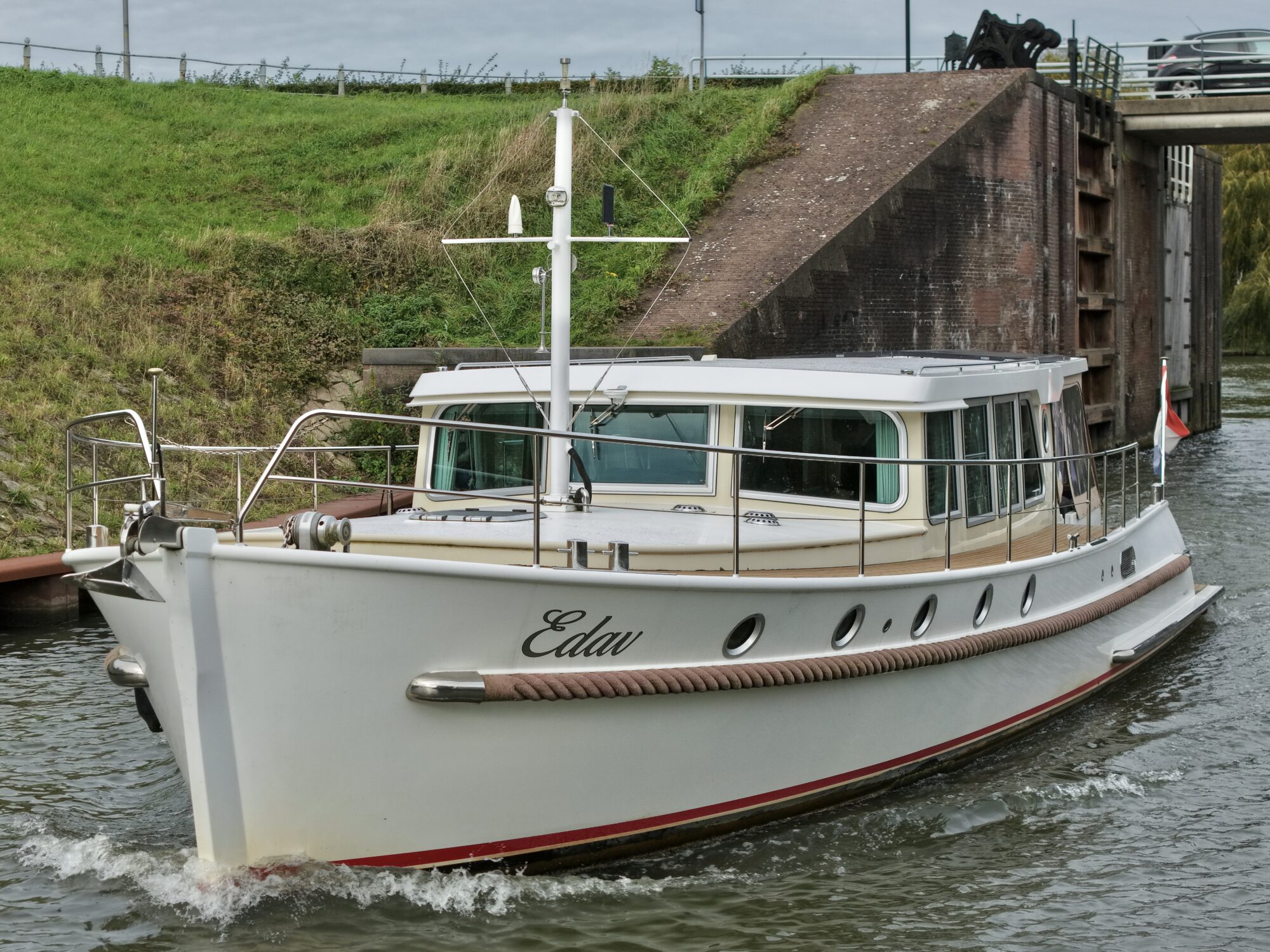 Serious Yachts Gently Low Bridge 45 Sedan — foto 54 van 74