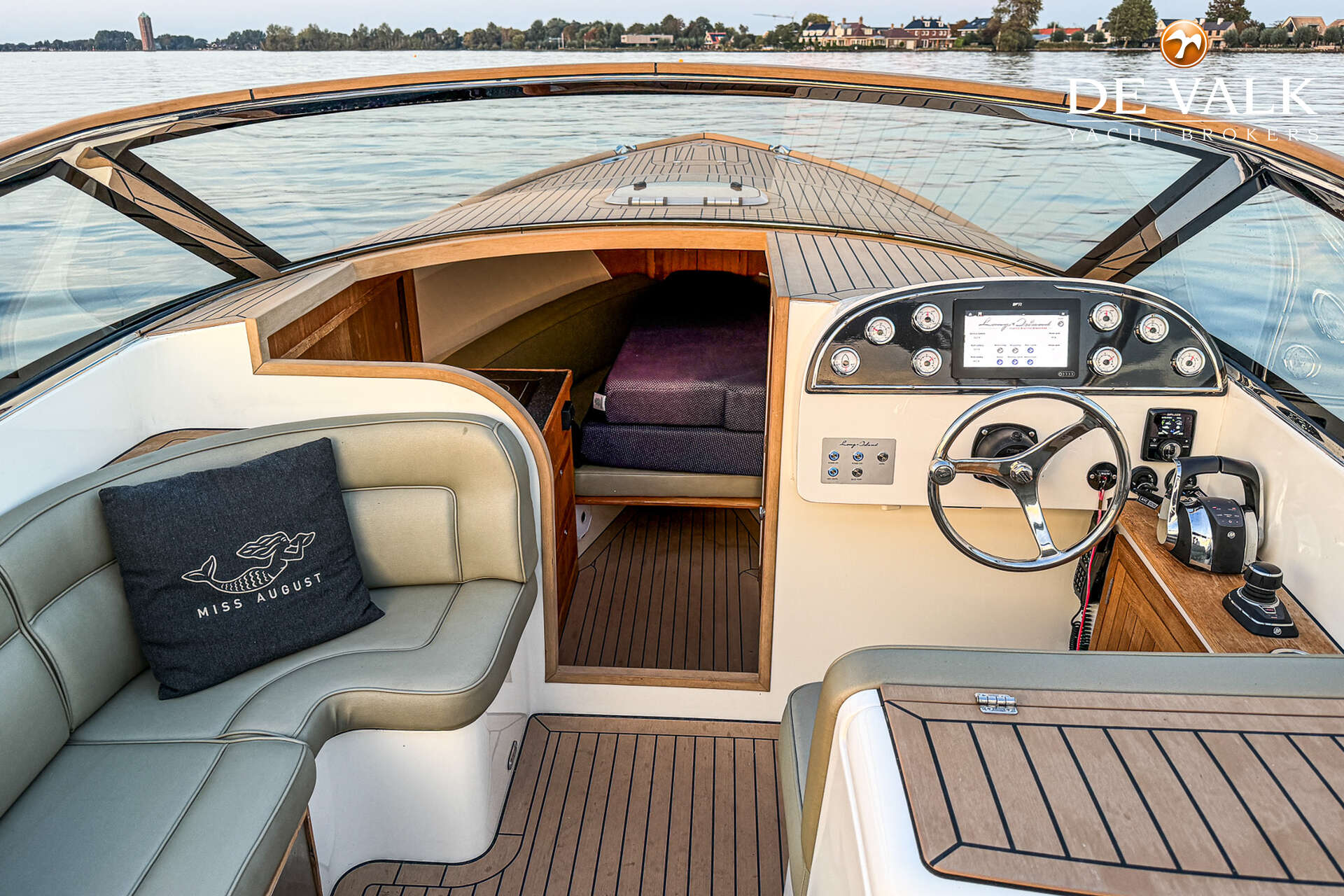 Long Island 33 Runabout — foto 10 van 30