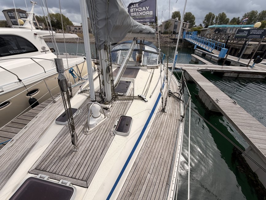 Bavaria 370 Lagoon — foto 11 van 12